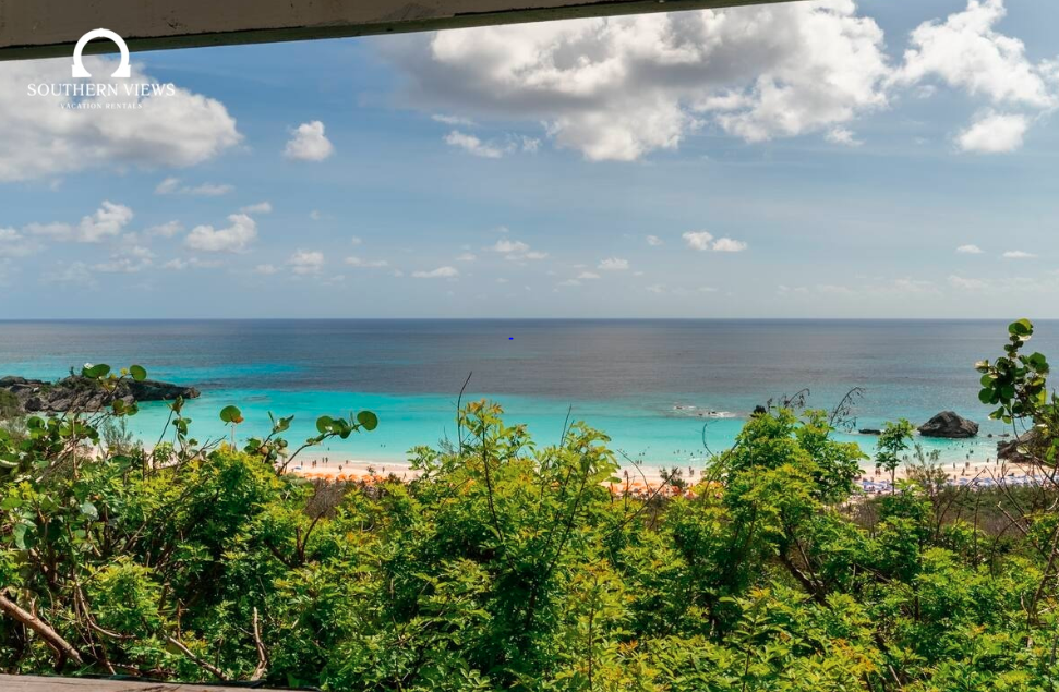 Experience Serenity with Horseshoe Bay Vista Villa in Bermuda  Embrace a perfect blend of serenity and adventure on your next vacation in Bermuda. 