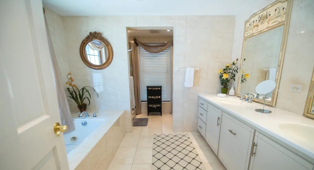 luxury villa rentals southampton