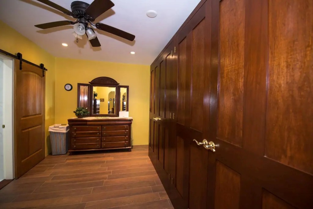 vacation villa rentals Horseshoe Bay Beach
