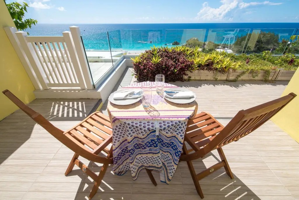 vacation villa rentals Horseshoe Bay Beach